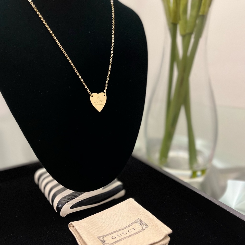 Gucci Gold Heart Charm Necklace Jewelry Authentic Gift Box FREE SHIPPING